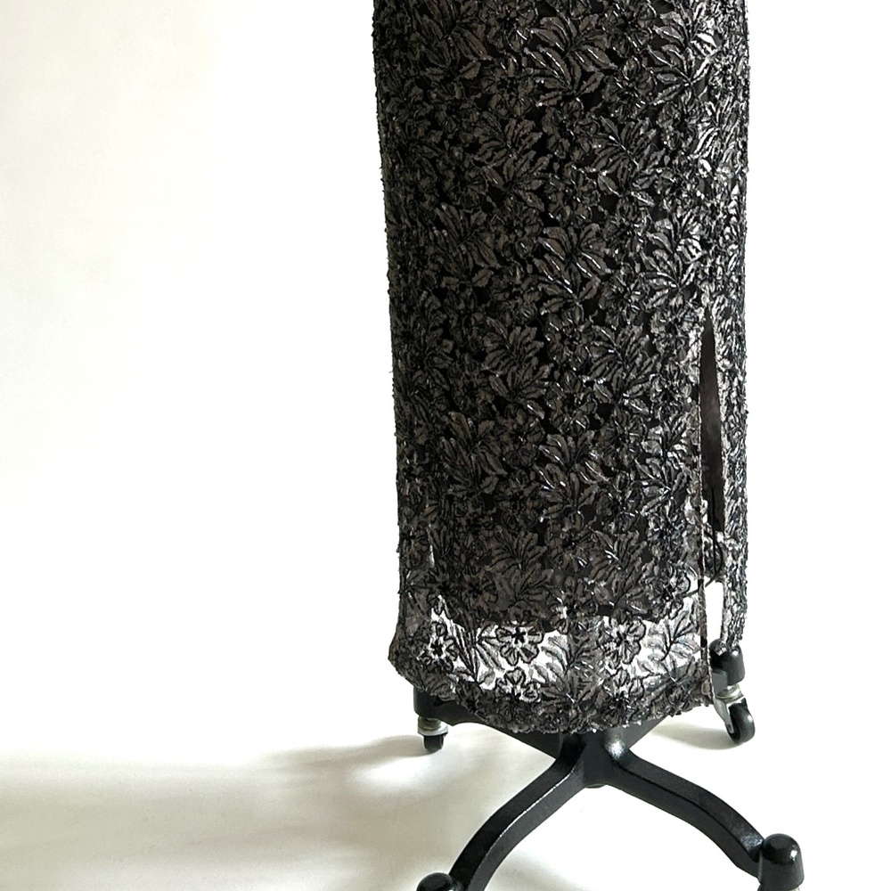 1990s Alexander McQueen Grey and Black Beaded Lace Midi Dress - Picture 7 of 10